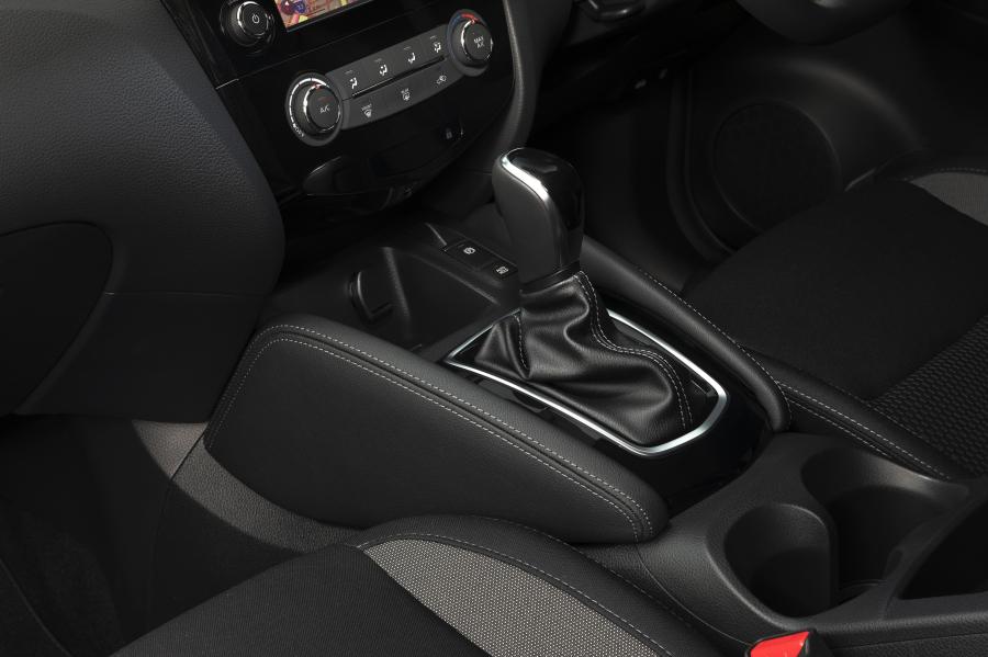 Детали интерьера Nissan Qashqai ST+ 2019 года  (AU) (фото 19 из 24)